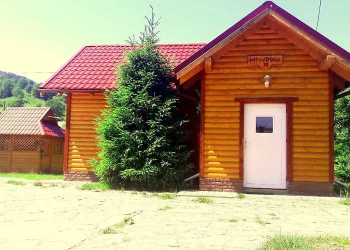 Смерековий Двір