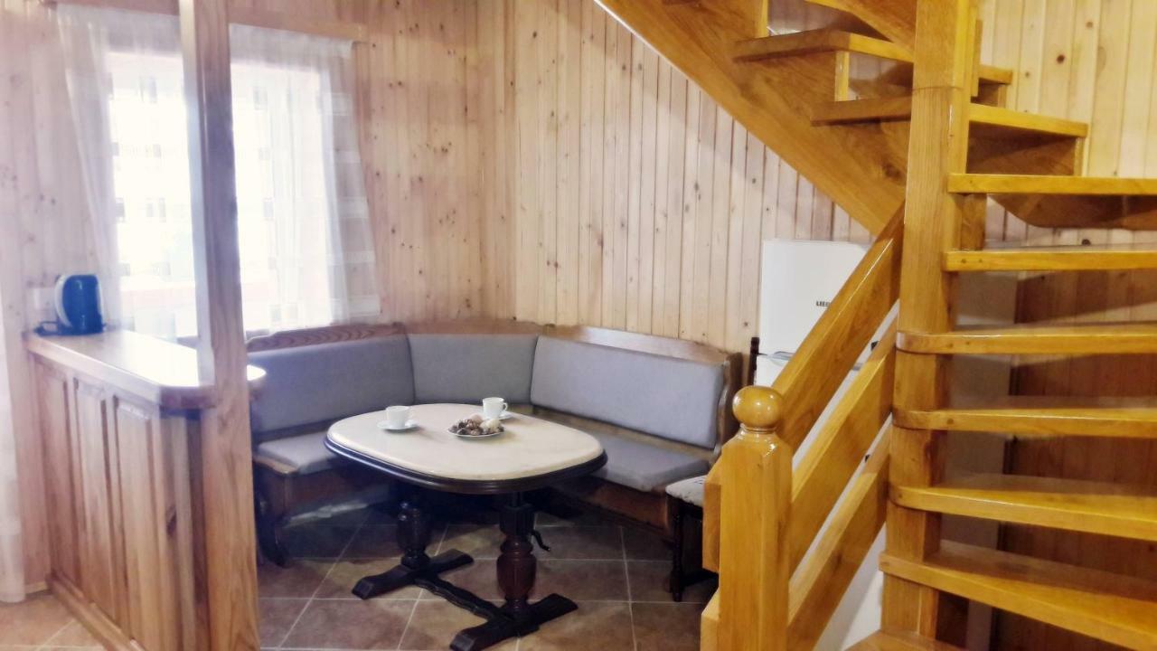 смерековий двір *