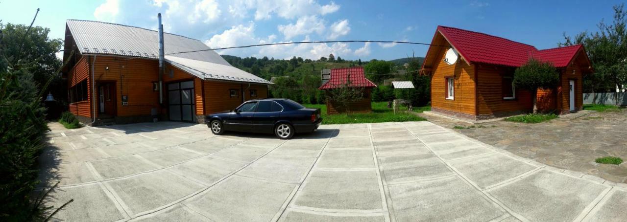 смерековий двір Country house *